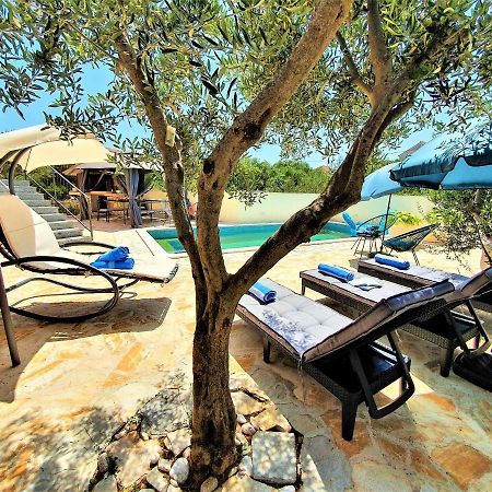 Villa Spark With Heated Pool In Rogoznica Zečevo エクステリア 写真